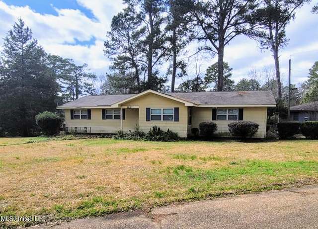 Property at 1817 Wisteria Dr, Jackson, MS 39204, 3 beds, 1 bath