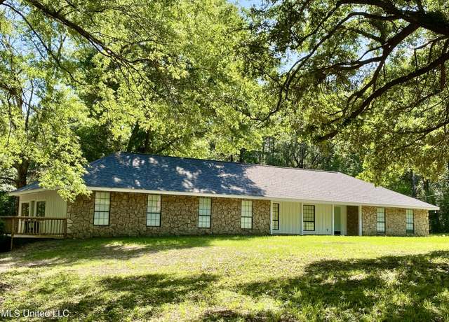 Property at 256 Lake David Dr, Picayune, MS 39466, 4 beds, 2 baths