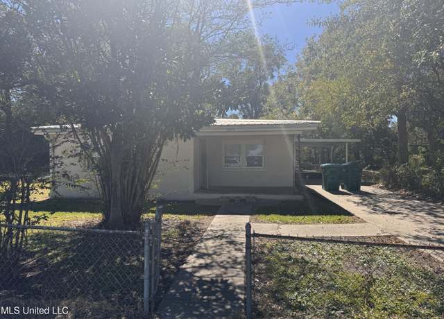 Property at 2209 34th St, Gulfport, MS 39501, 4 beds, 3 baths