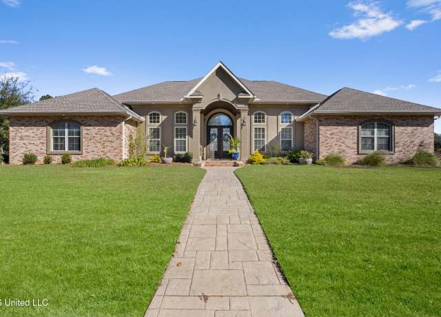 Property at 2704 Royal Run, Gautier, MS 39553, 3 beds, 3.5 baths