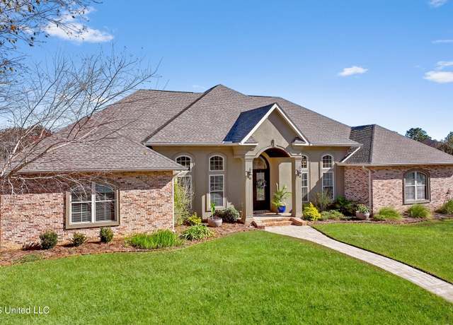 Property at 2704 Royal Run, Gautier, MS 39553, 3 beds, 3.5 baths