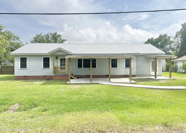 Property at 2101 20th St, Gulfport, MS 39501, 4 beds, 2 baths
