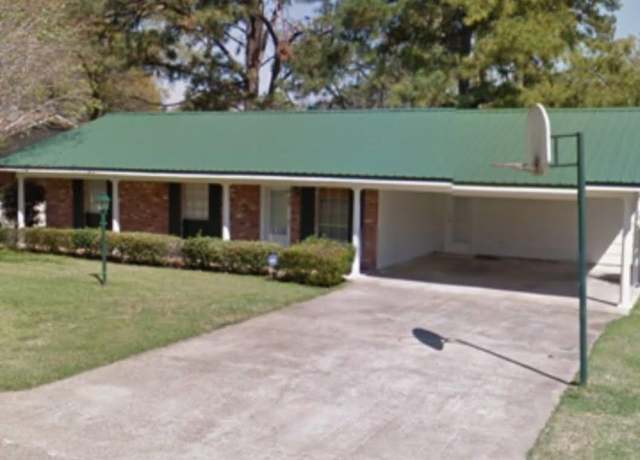 Property at 305 John Glenn Ave, Natchez, MS 39120, 3 beds, 2 baths