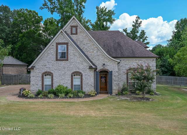 Property at 8807 Turkey Creek Dr, Olive Branch, MS 38654, 4 beds, 2.5 baths