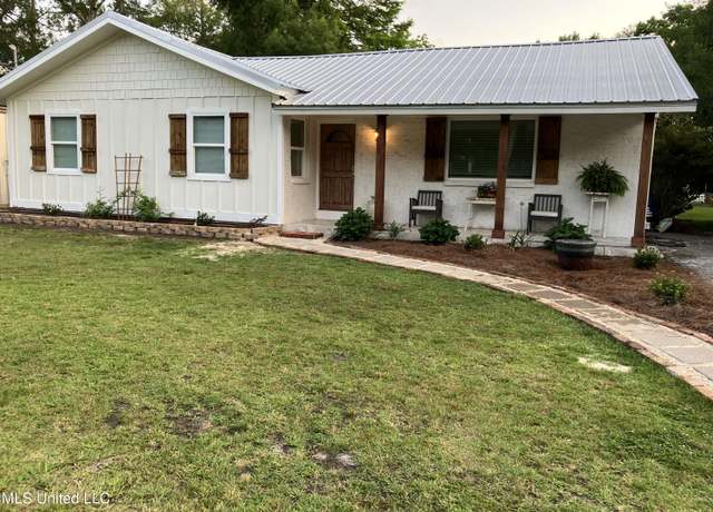 Property at 7813 Tapp Rd, Ocean Springs, MS 39564, 2 beds, 2 baths