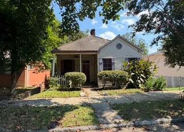 Property at 2413 Cherry St, Vicksburg, MS 39180, 2 beds, 1 bath