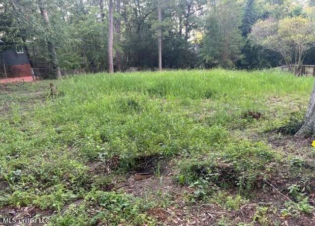 Property at 1766 Hillview Dr, Jackson, MS 39211
