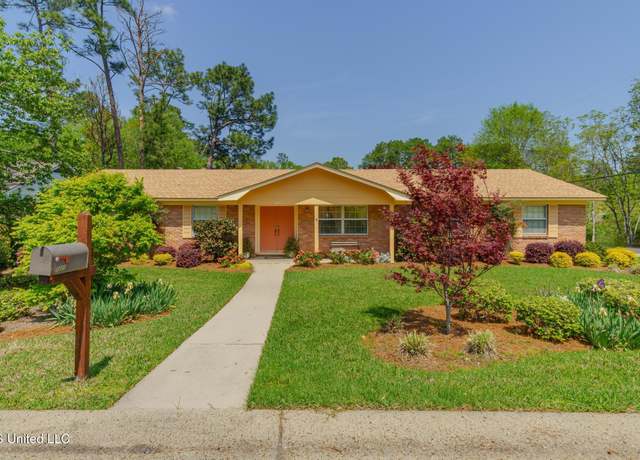 Property at 2201 Mcinnis St, Hattiesburg, MS 39402, 3 beds, 2 baths