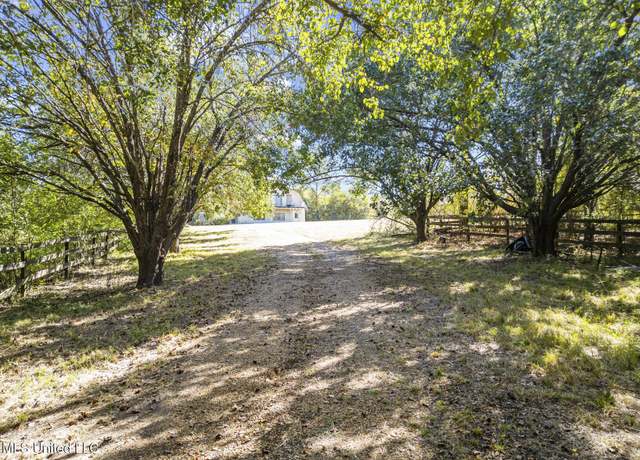 Property at 302 Cedar Hill Rd, Flora, MS 39071, 3 beds, 2 baths