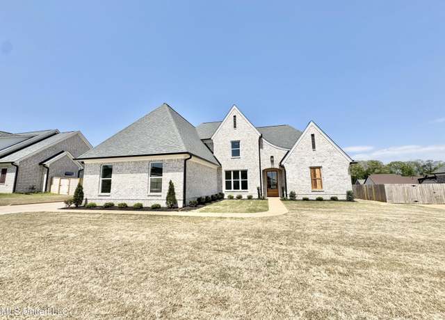 Property at 4276 Brooke Dr, Nesbit, MS 38651, 4 beds, 3 baths