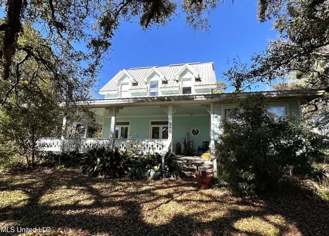 Property at 605 Ford Ave, Pascagoula, MS 39567, 3 beds, 2.5 baths