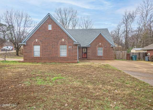 Property at 8717 S Carriage Dr, Southaven, MS 38671, 4 beds, 3 baths