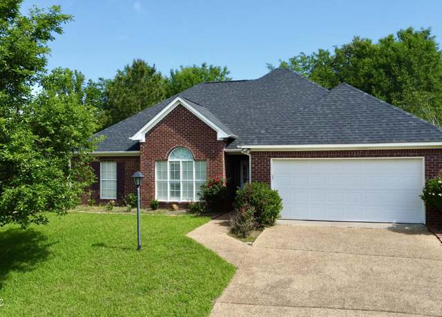 Property at 112 Pawnee Pl, Clinton, MS 39056, 3 beds, 2 baths