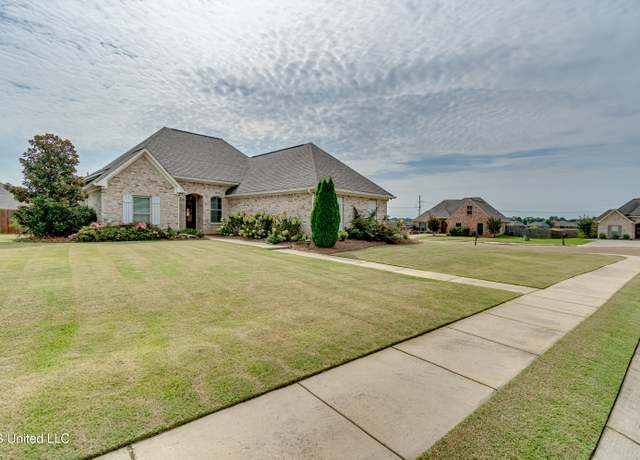 Property at 237 Buckhead Dr, Madison, MS 39110, 4 beds, 2 baths