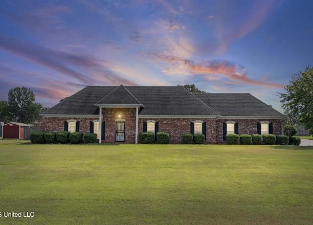 Property at 1958 W Lamar Pl, Hernando, MS 38632, 3 beds, 2 baths