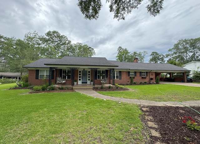 Property at 982 S Church St, Brookhaven, MS 39601, 4 beds, 4 baths