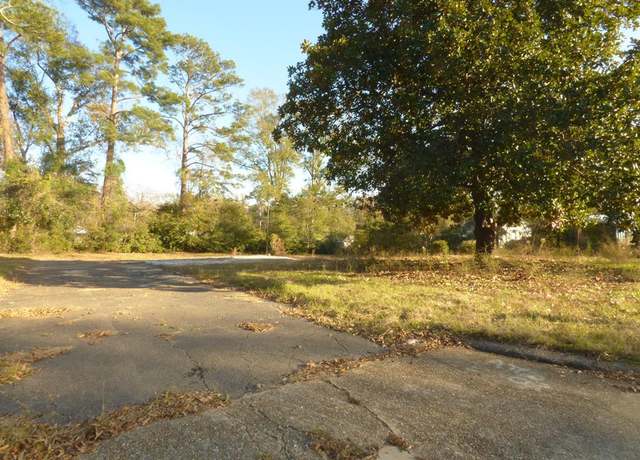 Property at 614 Jackson Ave, Mccomb, MS 39648