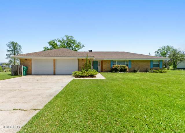 Property at 5212 Lakeview Dr, Moss Point, MS 39563, 3 beds, 2 baths
