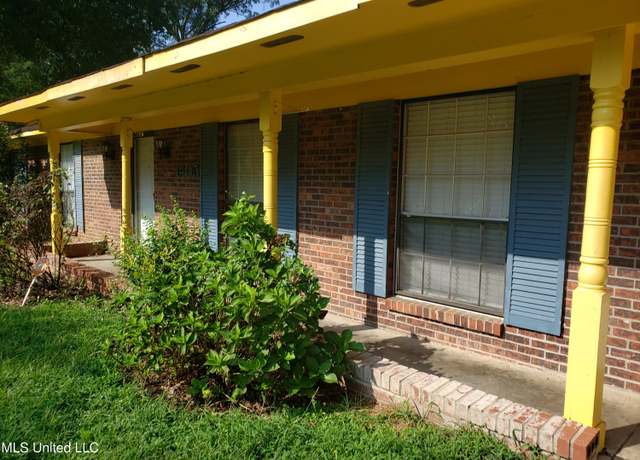Property at 1405 Wooddell Dr, Jackson, MS 39212, 3 beds, 2 baths