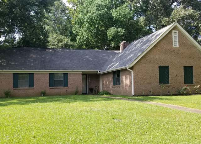 Property at 131 Cypress Dr, Madison, MS 39110, 3 beds, 2 baths