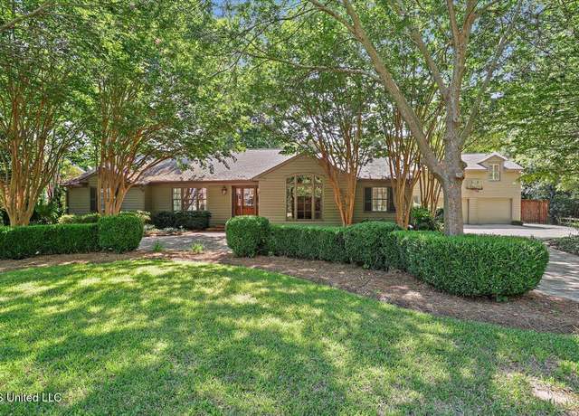 Property at 3844 Hawthorne Dr, Jackson, MS 39206, 5 beds, 4.5 baths