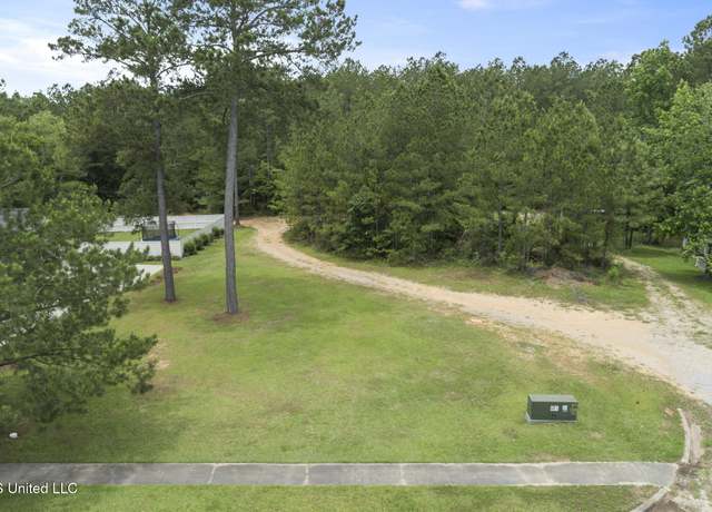 Property at 2 S Of Flds, Hattiesburg, MS 39402