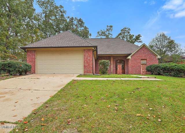 Property at 400 Castlewoods Blvd, Brandon, MS 39047, 3 beds, 2 baths