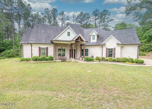 Property at 223 Fawn Cv, Hernando, MS 38632, 4 beds, 3.5 baths