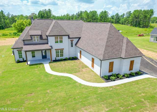 Property at 665 N Fogg Rd, Nesbit, MS 38651, 4 beds, 3.5 baths