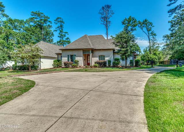 Property at 2024 E Northside Dr, Jackson, MS 39211, 4 beds, 4.5 baths