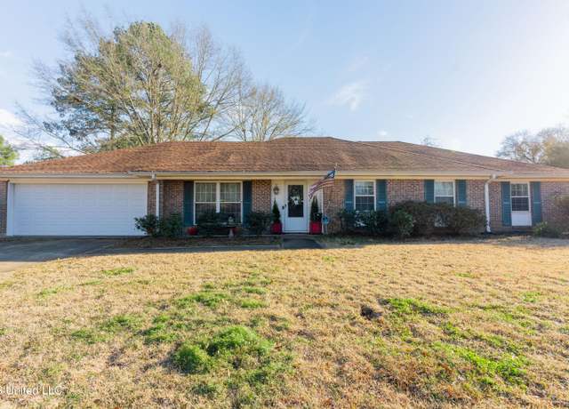 Property at 1413 Huntcliff Way, Clinton, MS 39056, 4 beds, 2 baths