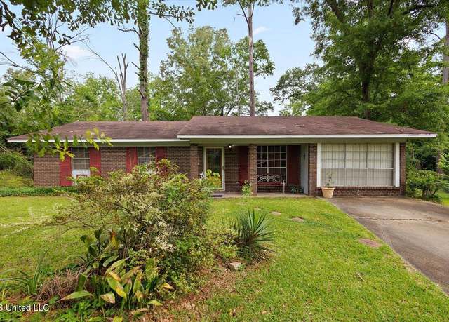 Property at 2530 Crestleigh Mnr, Jackson, MS 39204, 3 beds, 2 baths