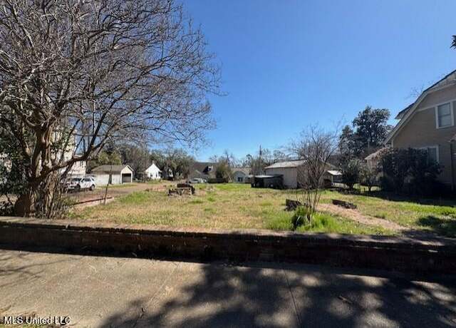 Property at 805 N Union St, Natchez, MS 39120