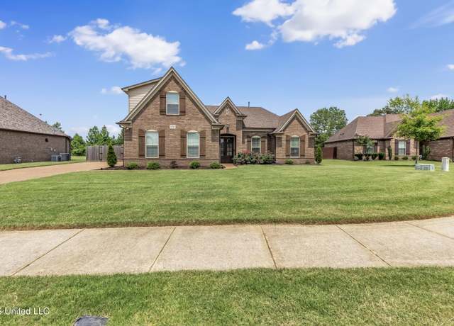 Property at 8728 Kenwood Ln, Olive Branch, MS 38654, 4 beds, 2 baths