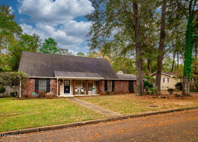 Property at 4840 Shadowwood Dr, Jackson, MS 39211, 5 beds, 3 baths