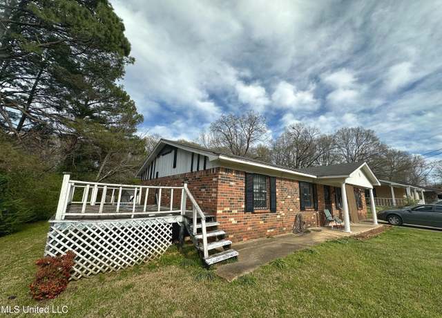 Property at 25 Grandview Drive Dr, Water Valley, MS 38965, 3 beds, 1 bath