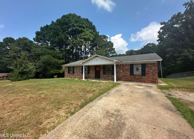 Property at 25 Grandview Drive Dr, Water Valley, MS 38965, 3 beds, 1 bath