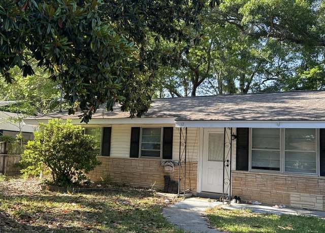 Property at 229 Woodland Cir, Ocean Springs, MS 39564, 3 beds, 1 bath