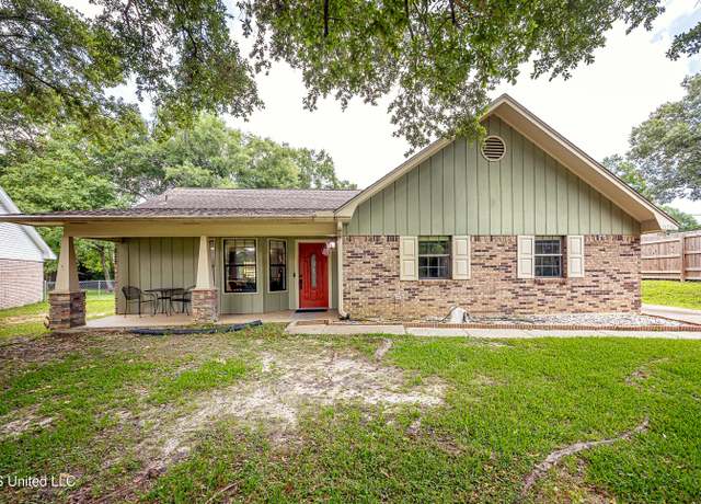 Property at 11256 Creek Dr, Gulfport, MS 39503, 3 beds, 2 baths