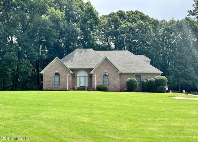 Property at 8136 Saddlebrook Cv, Olive Branch, MS 38654, 3 beds, 2.5 baths