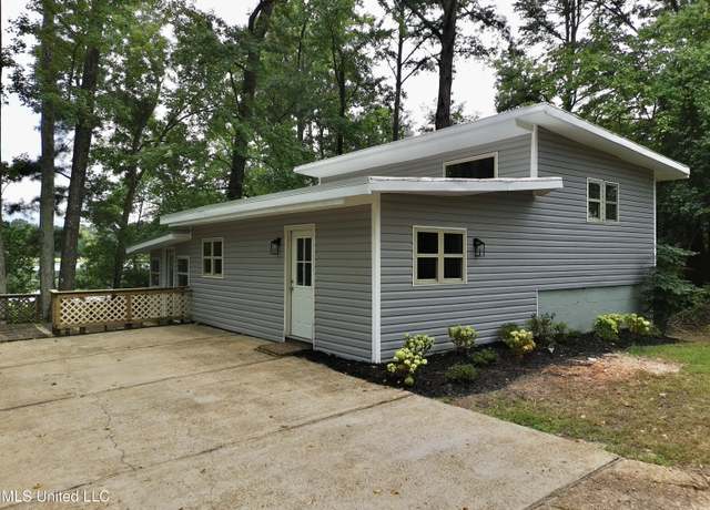 Property at 101 W Dewey Camp Dr, Florence, MS 39073, 2 beds, 1 bath