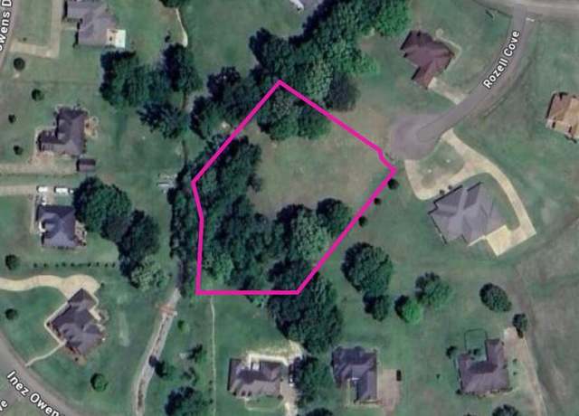 Property at 62 Rozell Cv, Jackson, MS 39212