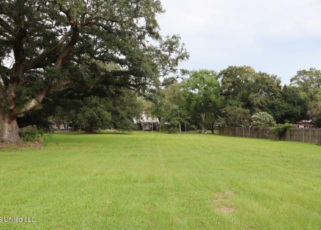 Property at 734 Market St, Pascagoula, MS 39567