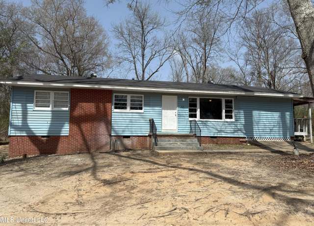 Property at 312 E Leavell Woods Dr, Jackson, MS 39212, 4 beds, 2 baths