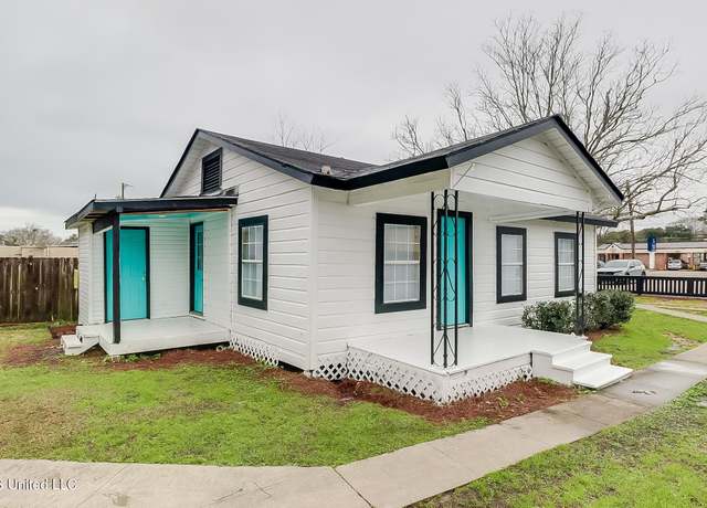 Property at 1812 Market St, Pascagoula, MS 39567, 5 beds, 4 baths