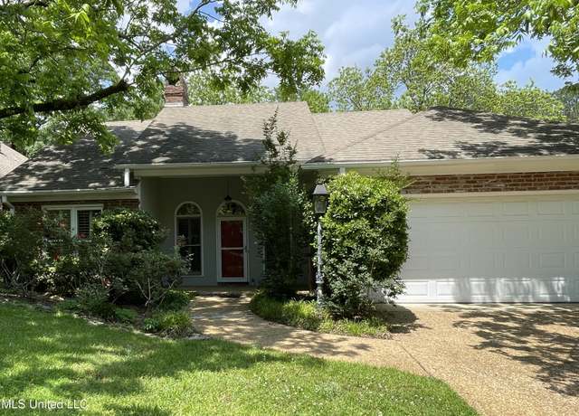 Property at 122 Sugaloch Cv, Jackson, MS 39211, 3 beds, 2 baths