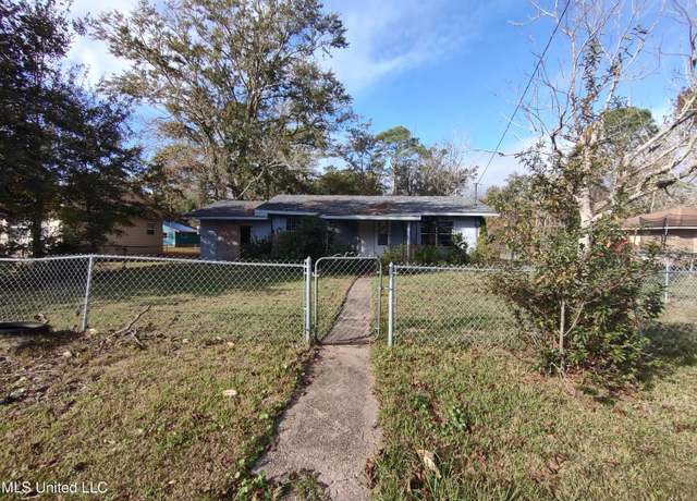 Property at 4513 Pine St, Moss Point, MS 39563, 2 beds, 1 bath