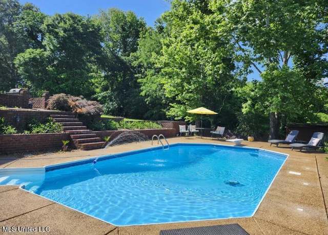 Property at 2948 Grove Meadows Dr, Nesbit, MS 38651, 5 beds, 2.5 baths