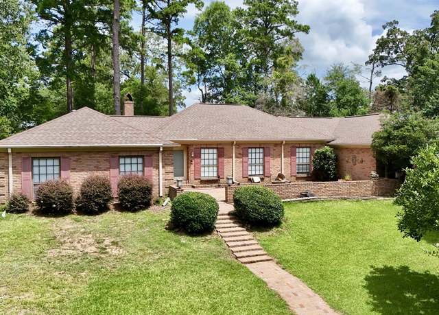 Property at 307 Longwood Dr, Clinton, MS 39056, 4 beds, 3 baths