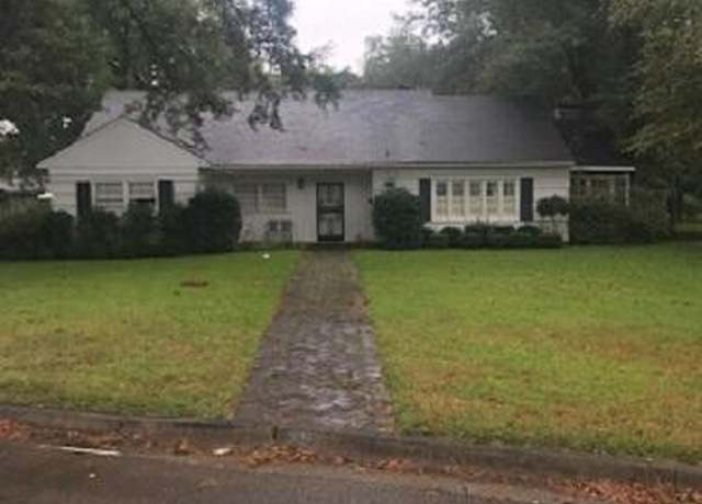 Property at 919 Carr Ave, Clarksdale, MS 38614, 4 beds, 3 baths